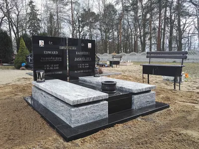 Zakład Kamieniarsko - Nagrobkowy D. Kopińska